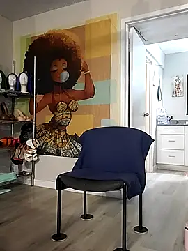 Queenanitadix online show from 28, 11, 2025