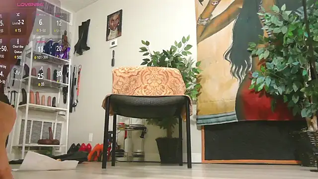 Queenanitadix online show from 24, 2, 2025