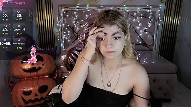 Snapshot of lili_conor_s chatting on 28, 10, 2025 lili conor s online show from 28, 10, 2025