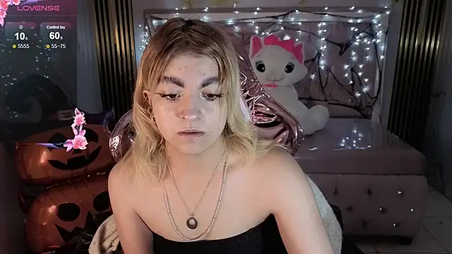 Snapshot of lili_conor_s chatting on 24, 10, 2025 lili conor s online show from 24, 10, 2025