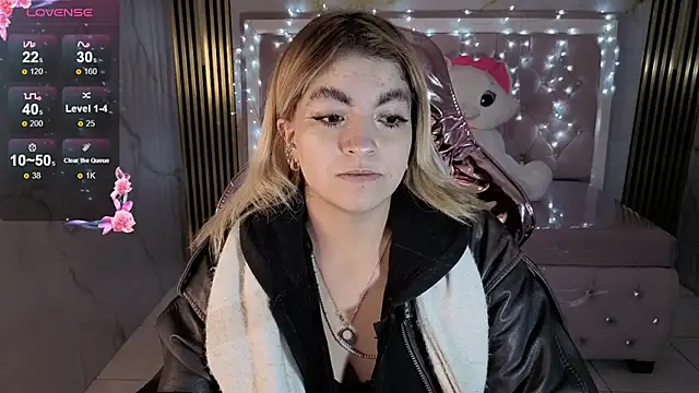 Snapshot of lili_conor_s chatting on 2, 11, 2025 lili conor s online show from 2, 11, 2025