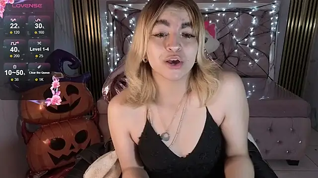 Snapshot of lili_conor_s chatting on 23, 10, 2025 lili conor s online show from 23, 10, 2025