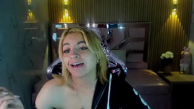 lili conor s online show from 10, 3, 2025