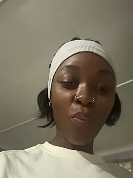 xxTatiannaxx online show from 25, 6, 2026