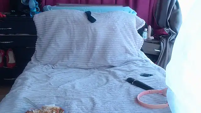 xxTatiannaxx online show from 20, 11, 2025