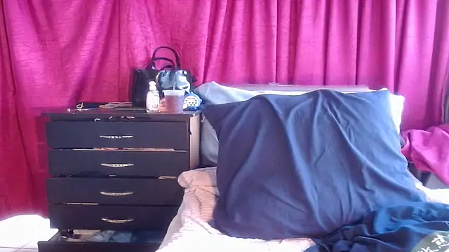 xxTatiannaxx online show from 19, 11, 2025