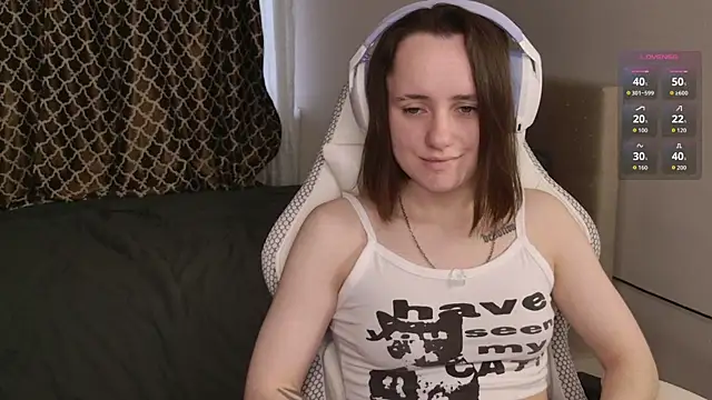 Luna Loveee online show from 17, 10, 2025