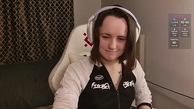 Luna Loveee online show from 13, 11, 2025