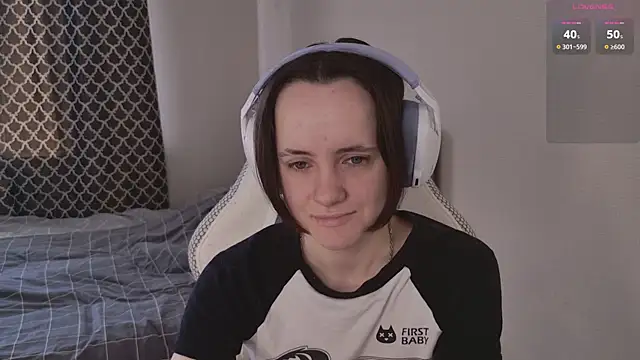 Luna Loveee online show from 17, 4, 2026