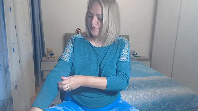 Snapshot of MatureDiana chatting on 1, 5, 2026 MatureDiana online show from 1, 5, 2026