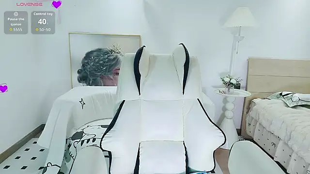 Snapshot of Dazzlebean chatting on 26, 11, 2025 Dazzlebean online show from 26, 11, 2025