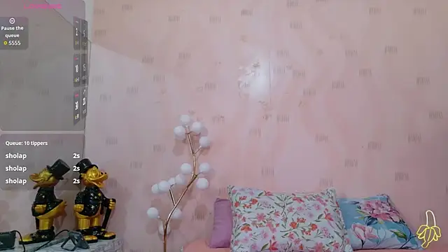 Snapshot of innocenthazel chatting on 29, 4, 2026 innocenthazel online show from 29, 4, 2026