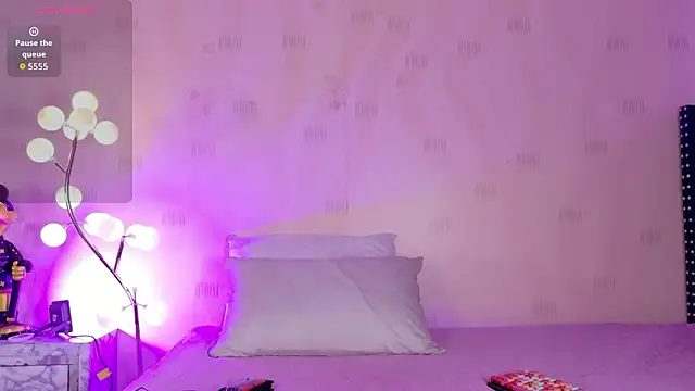 innocenthazel online show from 15, 3, 2026