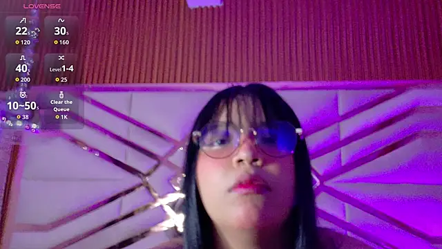 innocenthazel online show from 24, 3, 2026