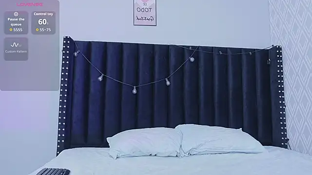 innocenthazel online show from 9, 10, 2025