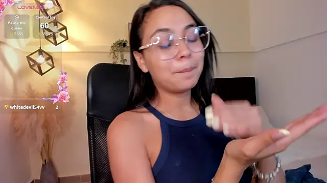 Lucia Brown  online show from 27, 6, 2026