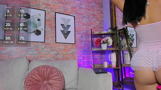 Lucia Brown  online show from 29, 9, 2025