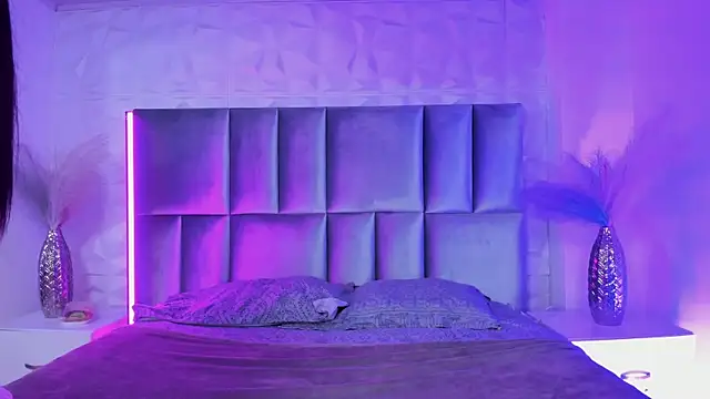 Selene bennet online show from 9, 4, 2026