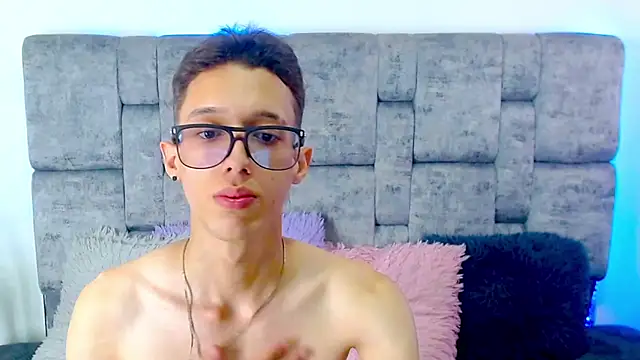 Snapshot of skinny_bigcock02 chatting on 26, 2, 2025 skinny bigcock02 online show from 26, 2, 2025