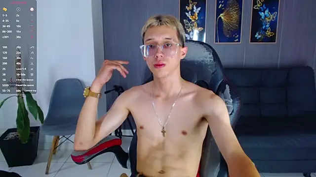 Snapshot of skinny_bigcock02 chatting on 19, 11, 2025 skinny bigcock02 online show from 19, 11, 2025