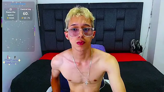 Snapshot of skinny_bigcock02 chatting on 23, 9, 2025 skinny bigcock02 online show from 23, 9, 2025