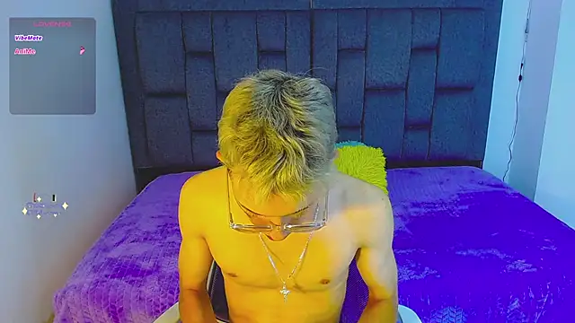 Snapshot of skinny_bigcock02 chatting on 25, 10, 2025 skinny bigcock02 online show from 25, 10, 2025