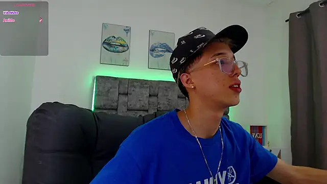 Snapshot of skinny_bigcock02 chatting on 27, 11, 2025 skinny bigcock02 online show from 27, 11, 2025