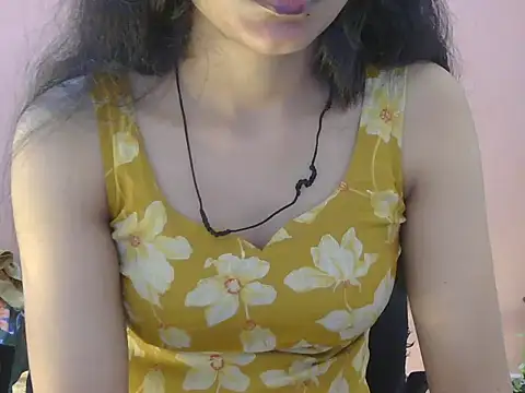 Cute Pihu01 online show from 13, 2, 2026