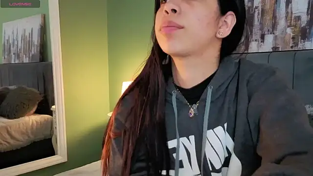 Cassie bloom online show from 6, 6, 2026