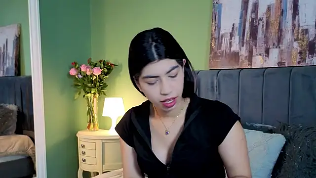 Cassie bloom online show from 5, 4, 2026