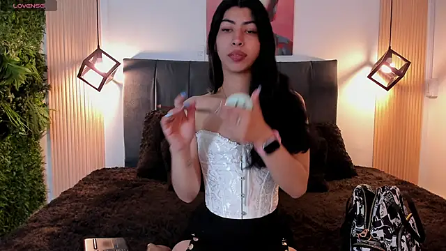 Cassie bloom online show from 24, 10, 2025