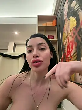 Mia Splash online show from 8, 4, 2026