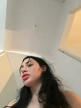 Mia Splash online show from 19, 4, 2026