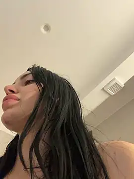Snapshot of Mia_Splash chatting on 2, 6, 2026 Mia Splash online show from 2, 6, 2026