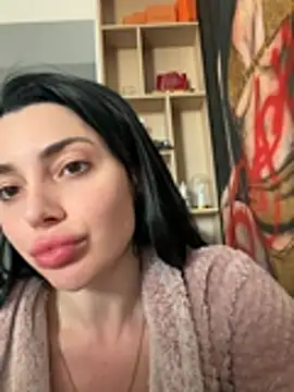 Mia Splash online show from 7, 4, 2026