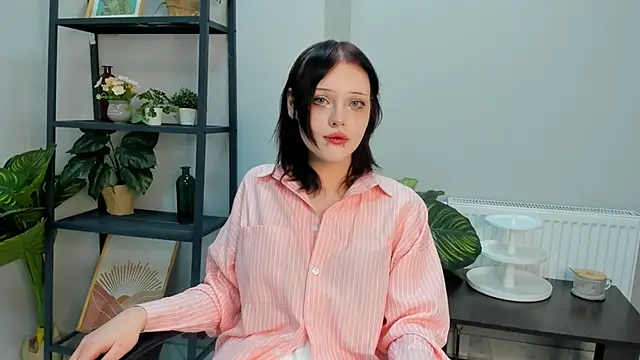 AudreyEmbry online show from 20, 2, 2025