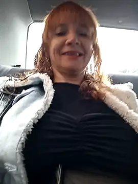 Snapshot of chanel-2025 chatting on 10, 10, 2025 chanel-2025 online show from 10, 10, 2025