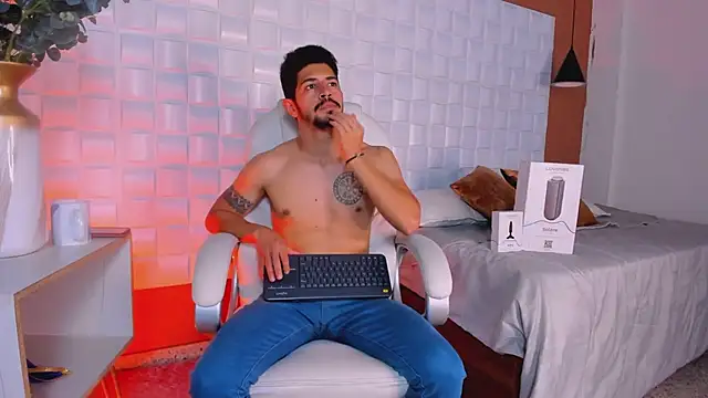 AlejandroStormm online show from 23, 2, 2025