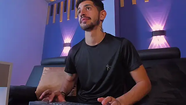 AlejandroStormm online show from 14, 10, 2025