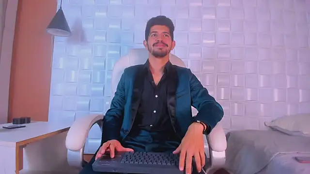 AlejandroStormm online show from 26, 2, 2025