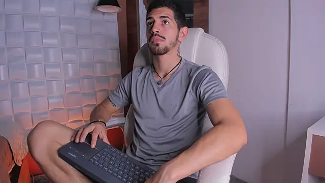 AlejandroStormm online show from 19, 11, 2025