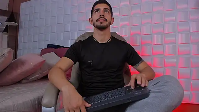 AlejandroStormm online show from 24, 2, 2026