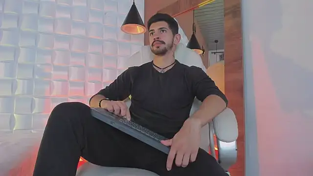 AlejandroStormm online show from 20, 10, 2025