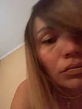 Ella Pearlie online show from 25, 2, 2025