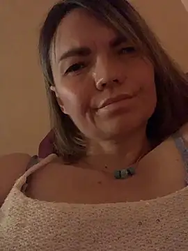 Ella Pearlie online show from 28, 9, 2025