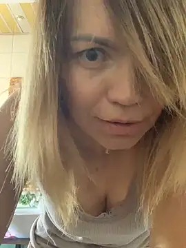 Ella Pearlie online show from 1, 3, 2025