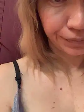 Ella Pearlie online show from 23, 2, 2025