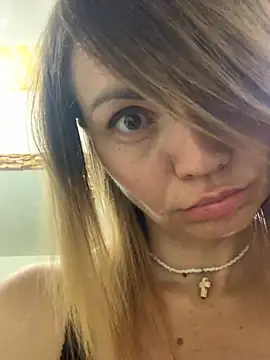 Ella Pearlie online show from 27, 2, 2025