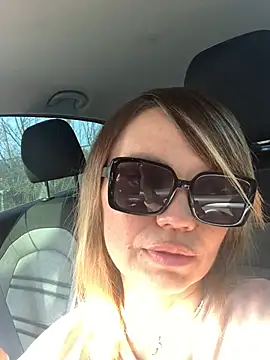 Ella Pearlie online show from 11, 3, 2025