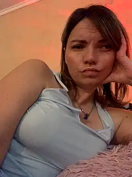 Ella Pearlie online show from 10, 9, 2025